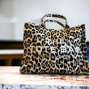 Marc jacobs leopard large travel tote bag New no tags